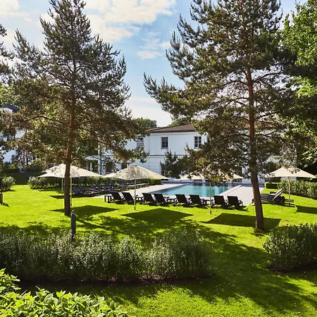 Strandhotel فندق