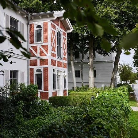 Strandhotel Hotel 5*